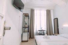 Chambres d'hôtes à Valence / Valencia - CHAMBRE DOUBLE AVEC SALLE DE BAIN COMMUNE